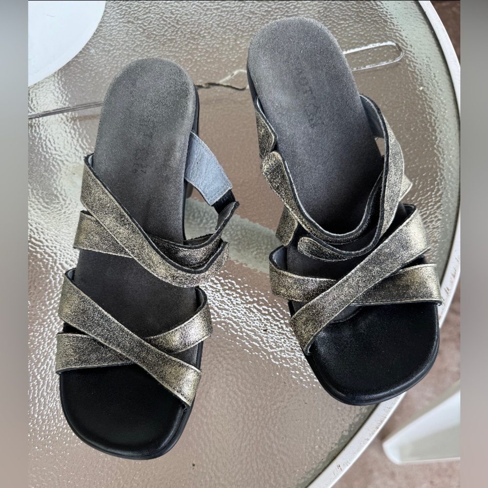 Naot Slip-on Mule Wedge Pewter Gold Metallic Sandals - Women's Size 7